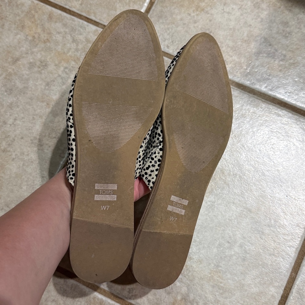 Toms Beige and Black Spotted Slip-On Mules - Picture 2 of 6